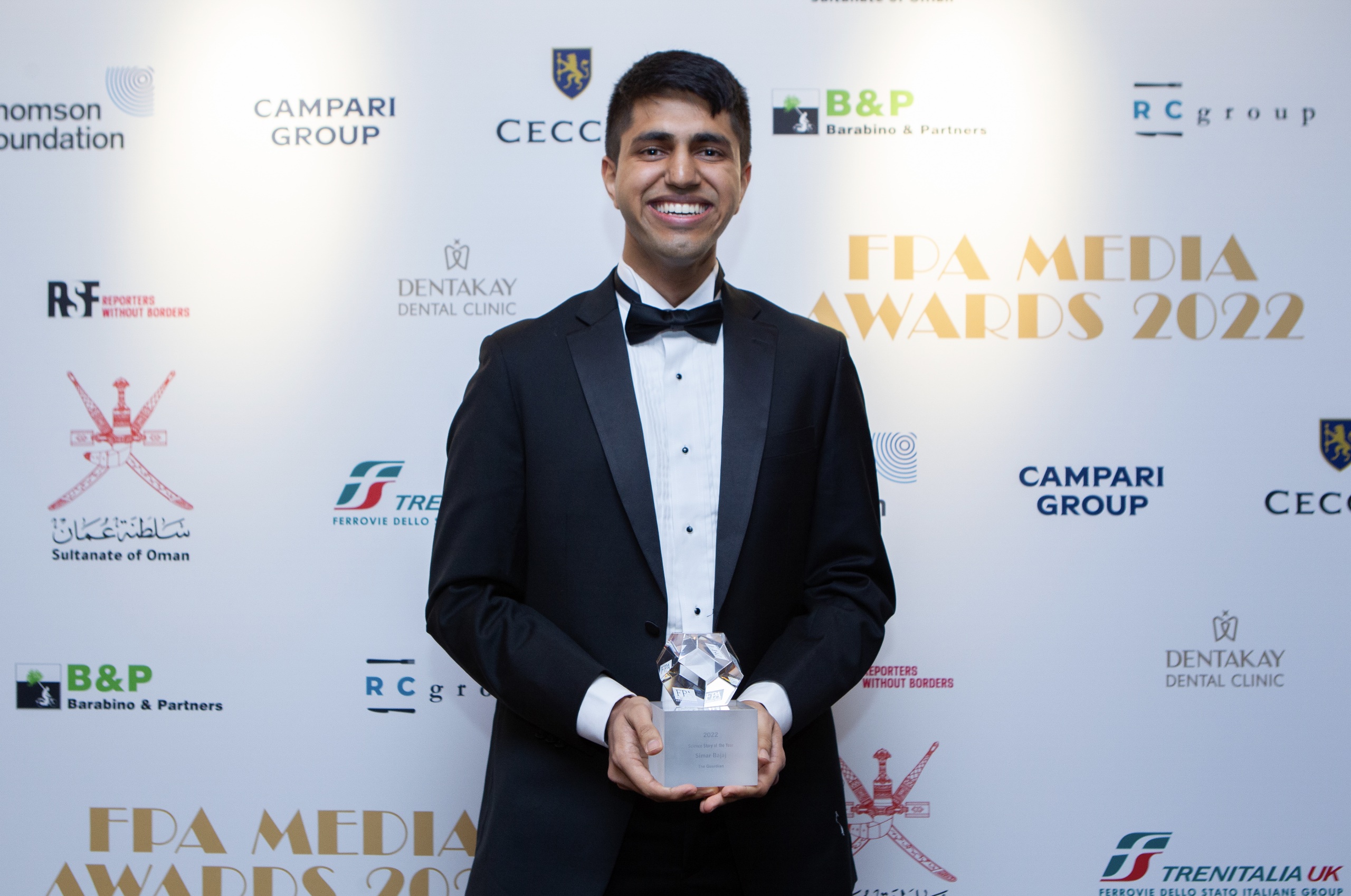 Simar Bajaj receives the FPA Science Story of the Year Award.
