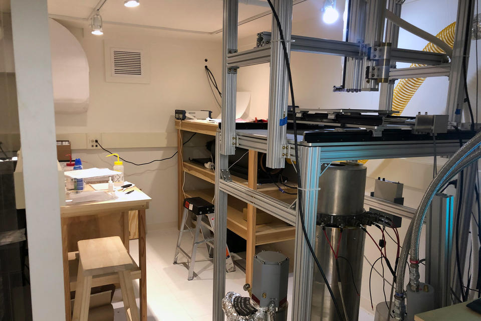 A photo of a magnetometer in a lab
