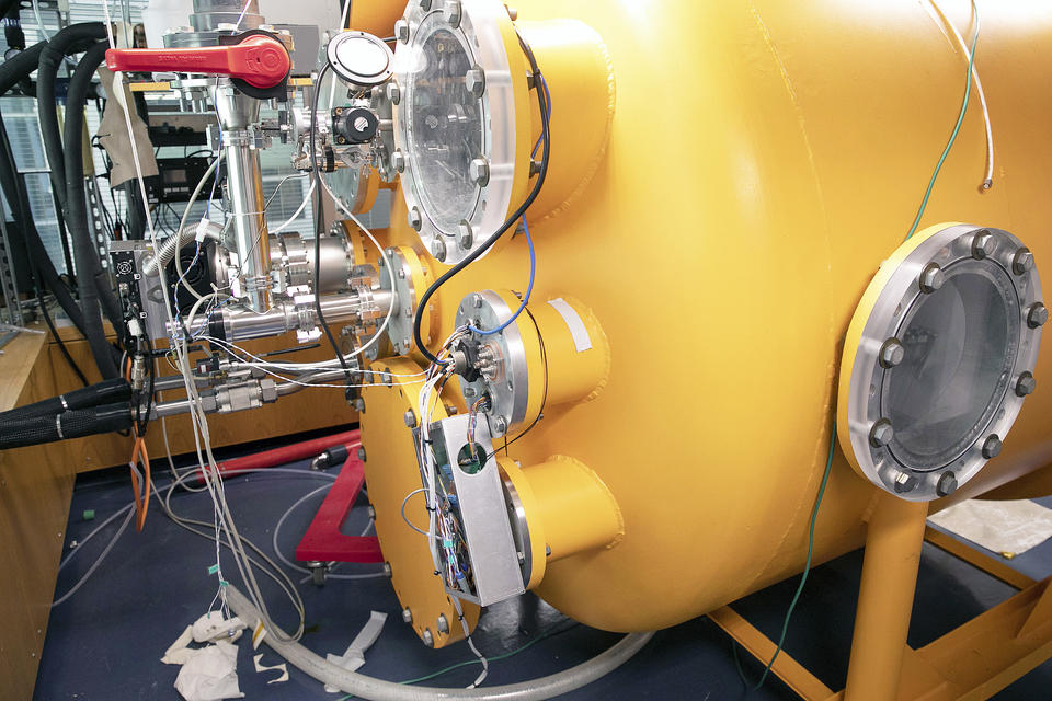 Keutsch's thermal vacuum chamber