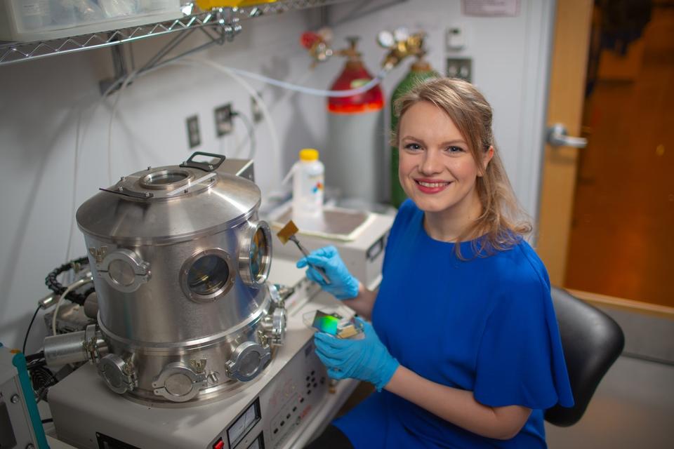 A photo of Ida Pavlichenko in the lab